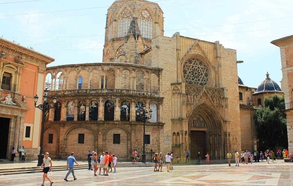 Valencia City Tour: Culture and Architecture Highlights