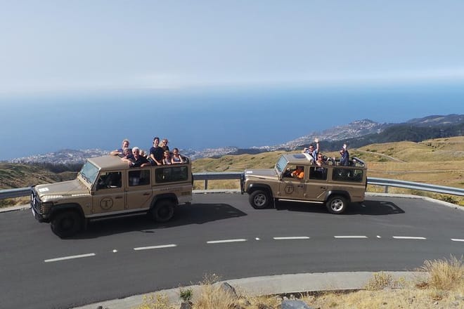 Arieiro Peak, Nun´s Valley & Santo da Serra in Open Roof 4x4 6