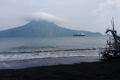 Krakatau (Krakatoa)Day Tour