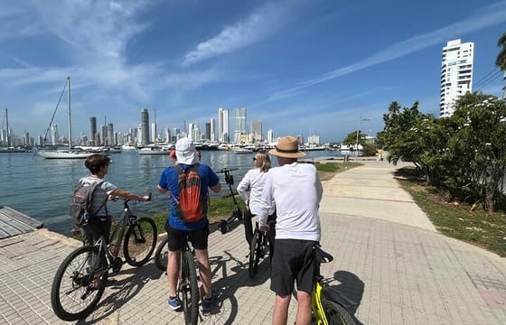 NEW! Sunset Bike Ride from Cartagena’s Bay to Barrio Getsemaní