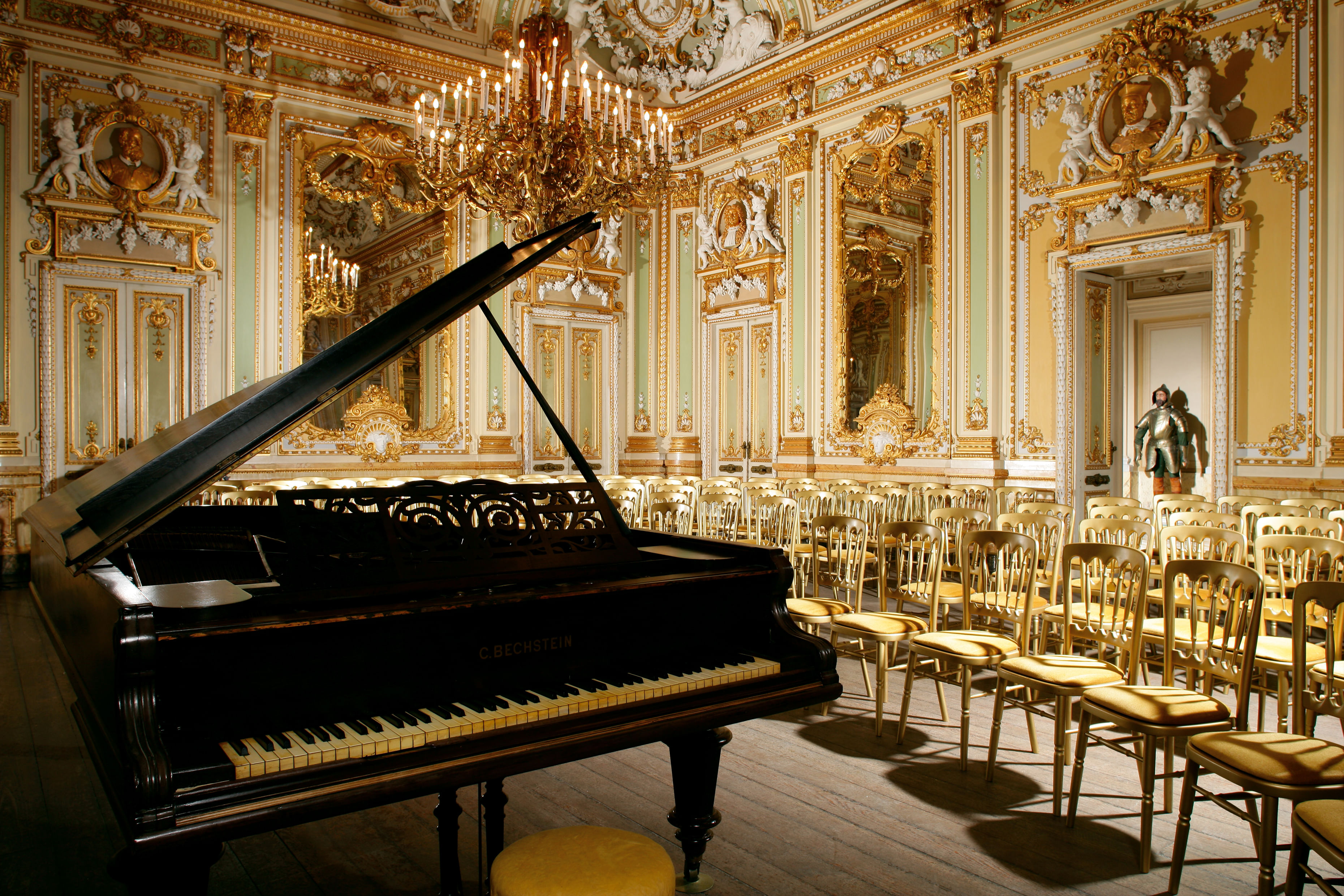 One of the noble rooms within Palazzo Parisio, Naxxar