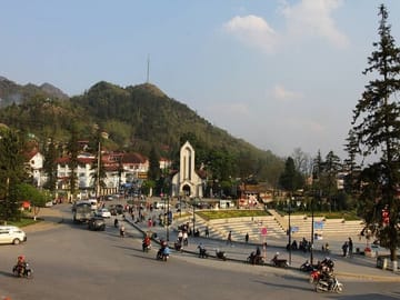 From Hanoi to Sapa 2 days Tour by Cabin Bus - 3 * Hotel Overnight