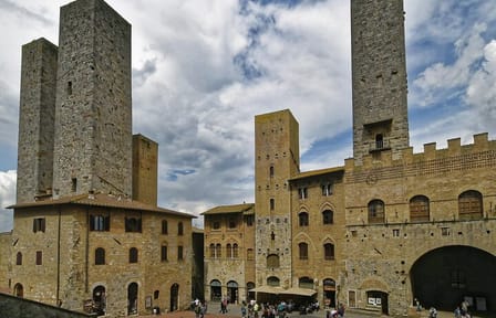 Private Historic Walking Tour of San Gimignano, Italy