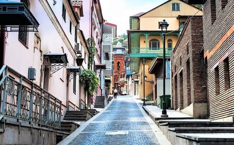Cultural Walking Tour of Tbilisi's Historic Landmarks