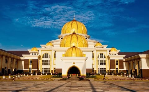 Private Half-Day Kuala Lumpur City Tour with KL Tower Visit