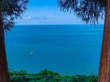 4 Full days in Georgia with private tour, free aiport