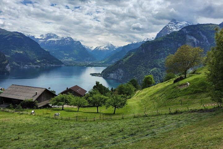 4 Day Trekking Tour Swiss Magic Through the Alps
