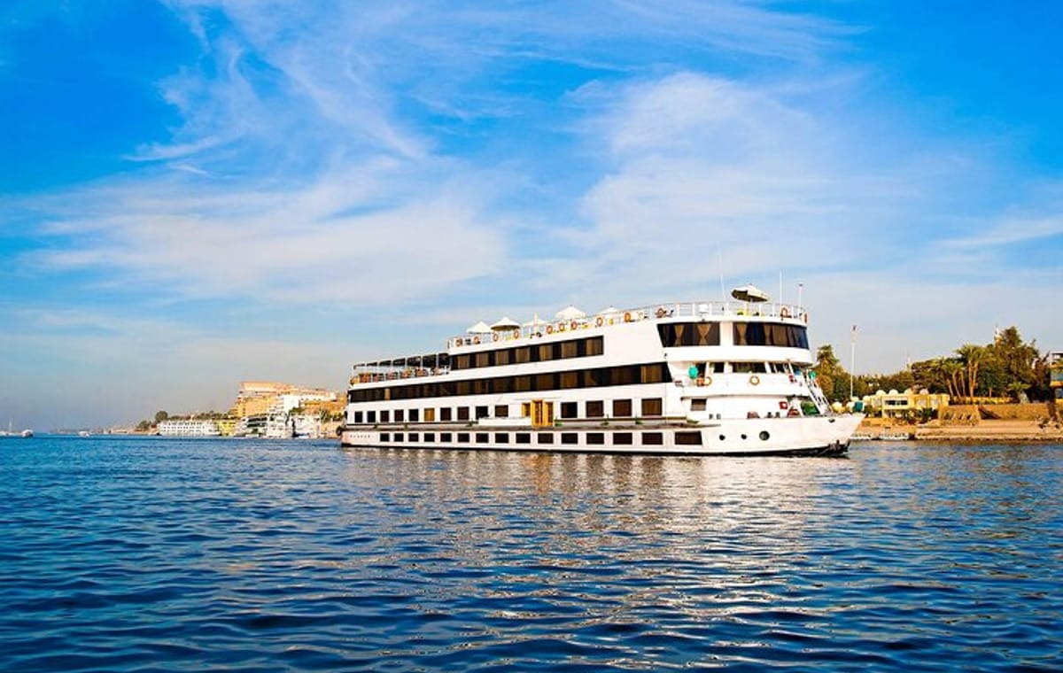 Nile Cruise from Aswan to Luxor with Daily Guided Trip