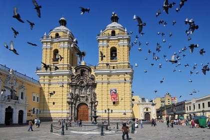 Small-Group Full Day City Tour with Lunch in Lima