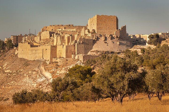 Private Karak Castle Tour via Kings Highway with Optional Islamic Shrines