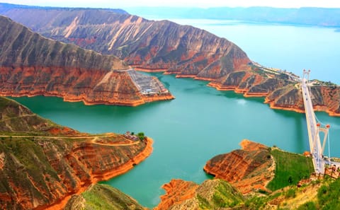 Private Tour of Liujia Gorge and Binglingsi Grottoes in Lanzhou