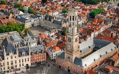 Day Trip to Bruges from Brussels with Canal Cruise and Tours