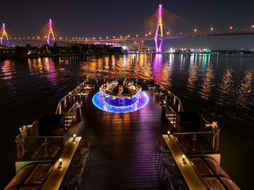 Bangkok: Saffron Chao Phraya River Dinner Cruise optioned Hotel Transfer