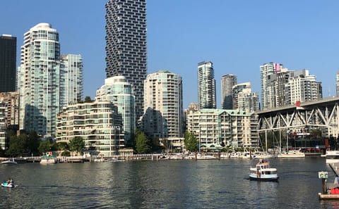Private Vancouver City and Gastown Food Tour Experience