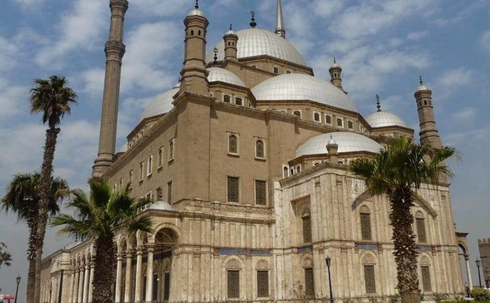 Private Day Trip to Egyptian Museum, Alabaster Mosque, and Khan el-Khalili in Ca