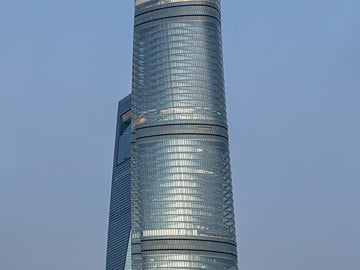 Shanghai Tower exterior. Photo: Supanut Arunoprayote / Wikimedia Commons, CC BY 4.0. Observation deck is not included.
