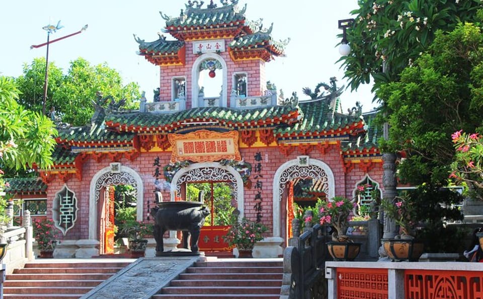 Full-Day Tour of Marble Mountains and Hoi An in Vietnam