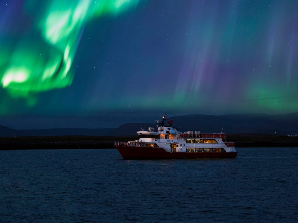 Reykjavík Northern Lights Cruise without pickup — Elding Adventure at Sea