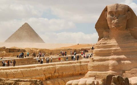 Cairo and Giza Full-Day Cultural Tour from Sharm El-Sheikh