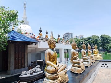 Colombo Gangaramaya Temple - Colombo Tuk Tuk City Tour