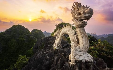 Ninh Binh and Cuc Phuong 2-Day Adventure Tour from Hanoi
