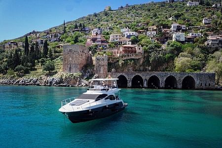 Private Yacht Tour in Alanya with BBQ Lunch & Scenic Views