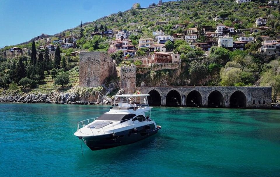 Alanya Private Yacht Tour with Lunch, Soft Beverage & Transfer