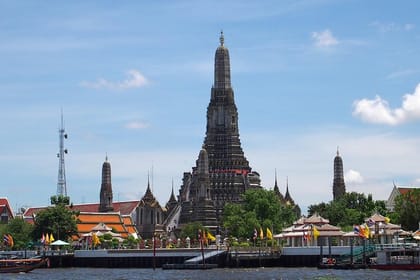 Discover Bangkok by Private Boat: Scenic Waterway Experience