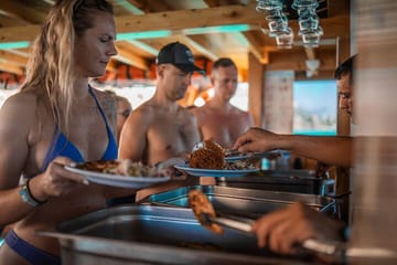 Alanya Coastal Boat Tour with Lunch and Soft Drinks