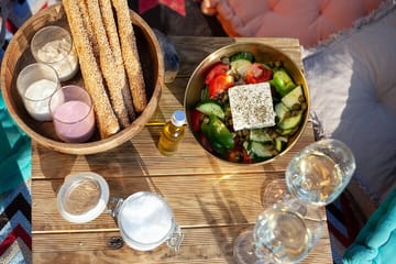 Private Meze Picnic Experience in Mykonos, Greece