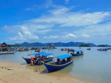 Shared Langkawi Island Hopping Tour Including Dayang Bunting Lake