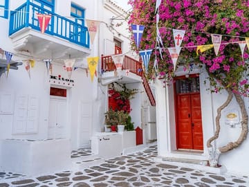 2 Hours Feel Like A Local Walking Tour in Mykonos Town