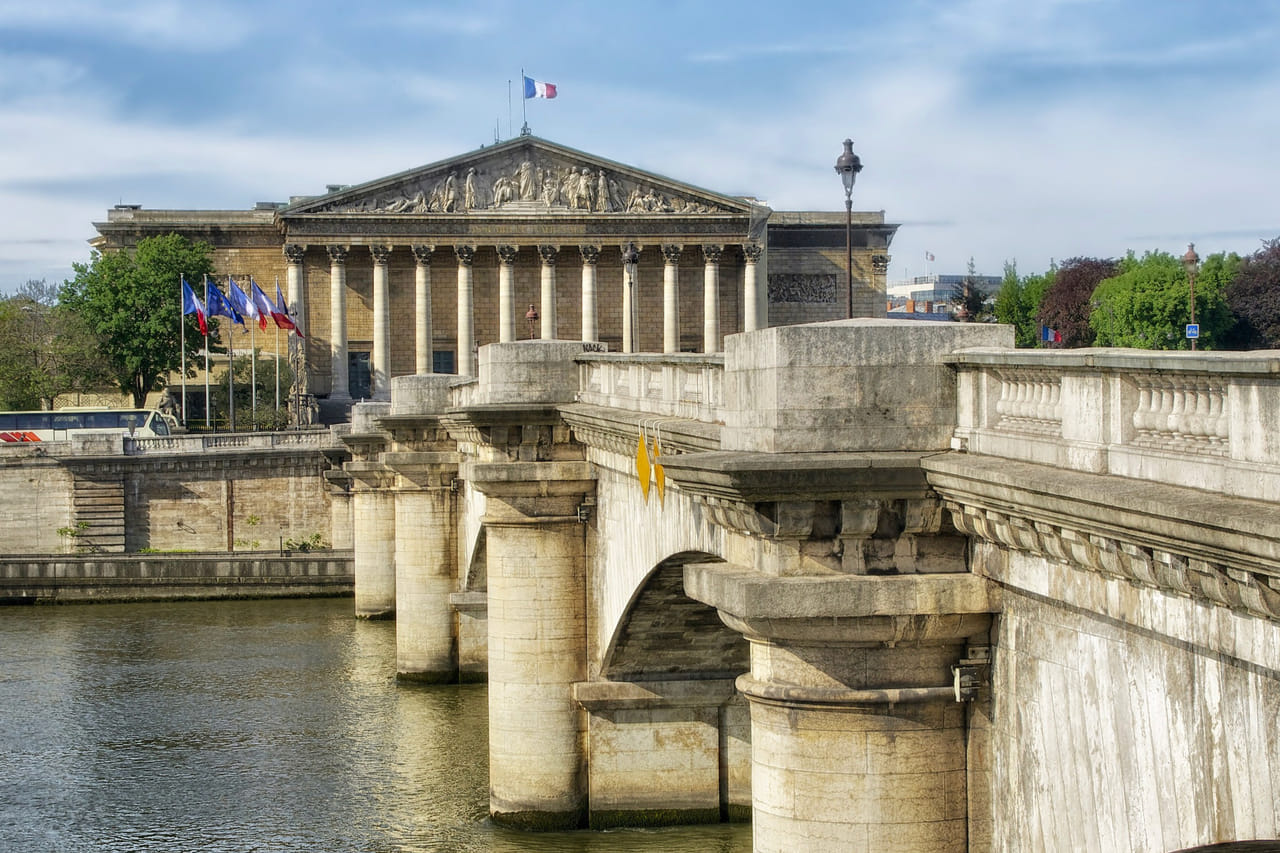 Private Paris Sightseeing City Tour by Minivan 4