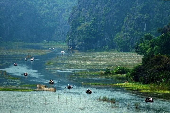 Ninh Binh Full-Day Tour: Hoa Lu, Trang An & Limousine from Hanoi 10
