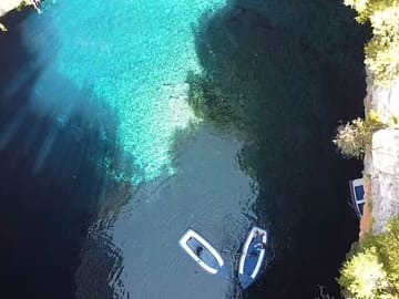 Melisani lake cave - boat ride