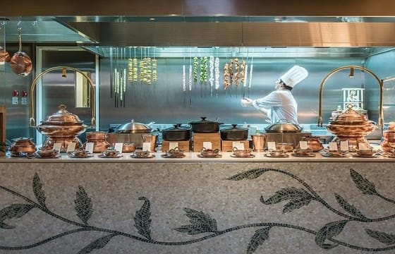 Buffet Dining in Palazzo Versace Dubai