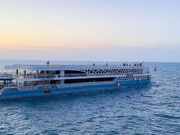 Dinner Cruise on Lotus Mega Yacht in Dubai Marina