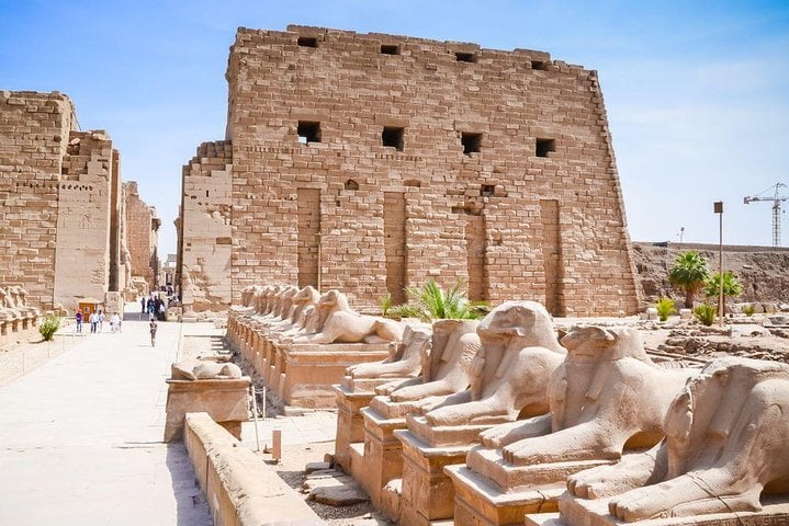 Discover the East and West Banks of the Nile 6