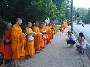 Morning sunrise Doi Suthep+Thai way Monks Alms Offering 