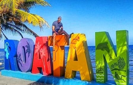 Private Minivan Tour with Local Guide in West Bay, Honduras