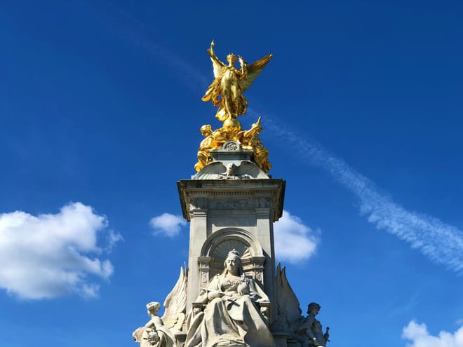 Small Group Royal Westminster Highlights Walking Tour 