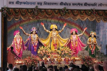 Cultural Day Trip to Mayapur Temples from Kolkata