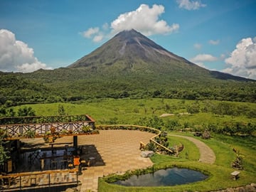Arenal Volcano and Hot Springs Day Tour from San José