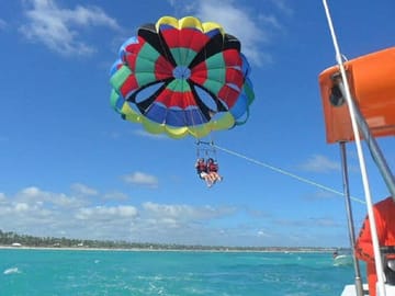 Parasailing Adventure Over the Red Sea from Hurghada