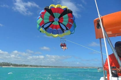 Hurghada: Parasailing Adventure with Hotel Pickup