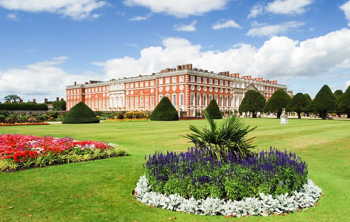 Hampton Court Palace & Garden Maze, Private Tour Admission with Audio Guides