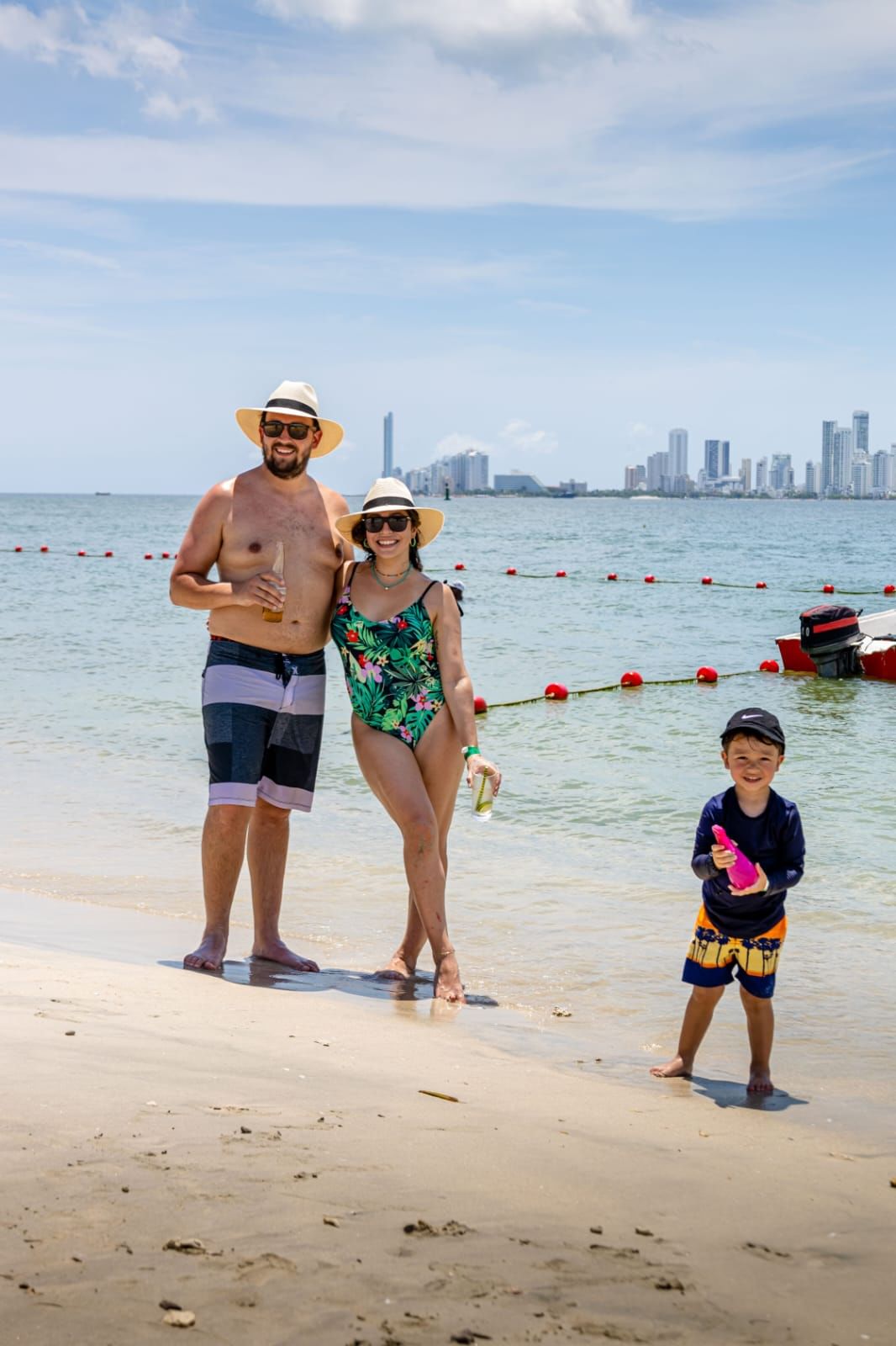 Familia en Fenix Beach