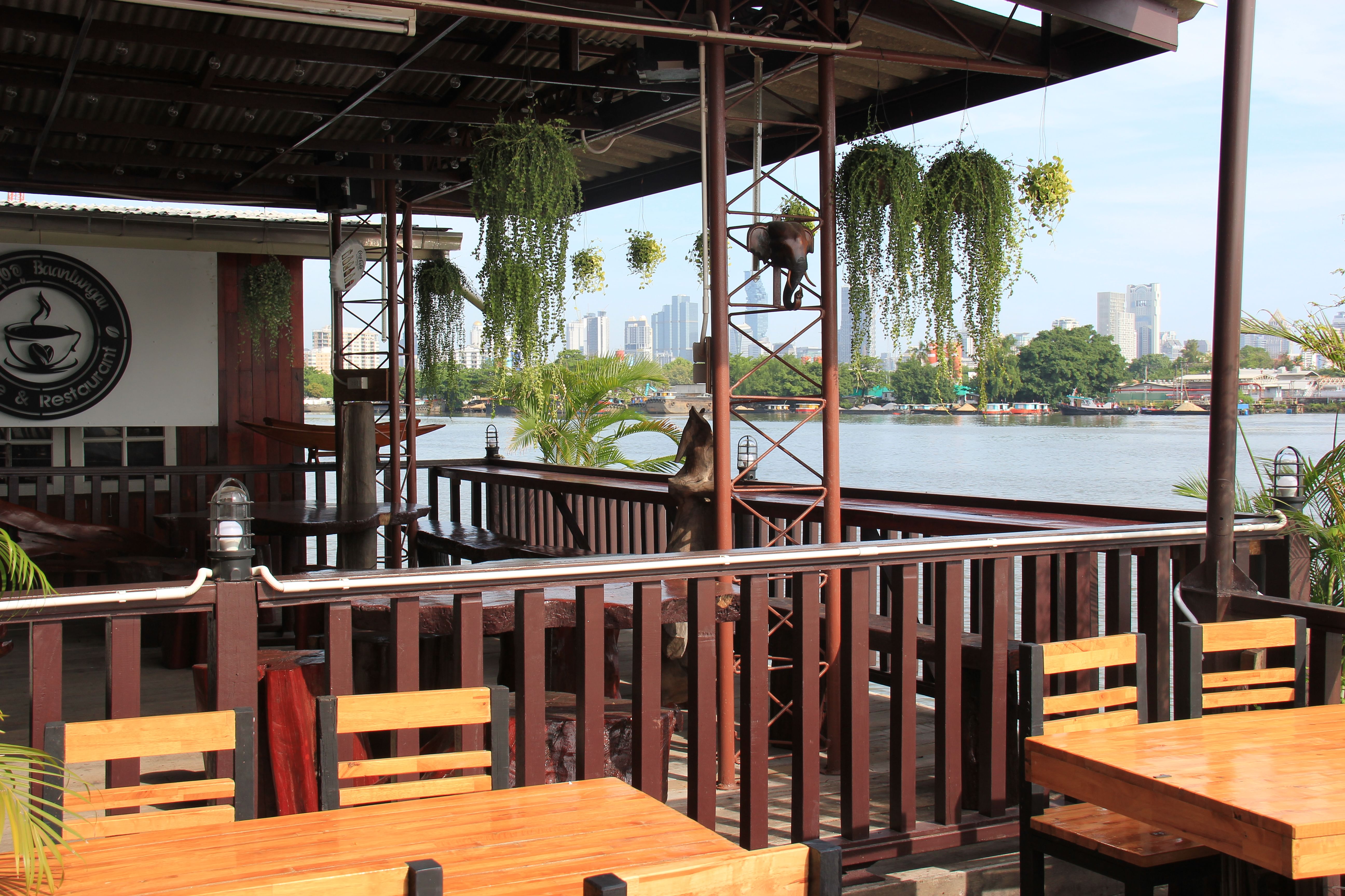 Starting point of our tours in Bangkok will be Jaeb's pier.