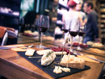 Private Wine and Chocolate Tasting Experience in Paris