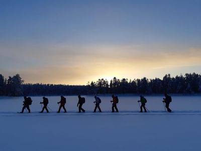 Lumikenkävaellus Hossassa